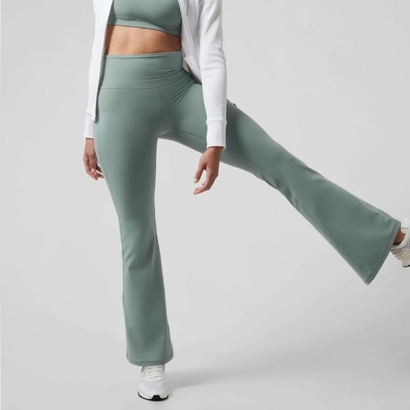 Athleta Elation Ultra Flare Stretchy Yoga Athleisure Pants in Minimalist Gray XS - Picture 3 of 12